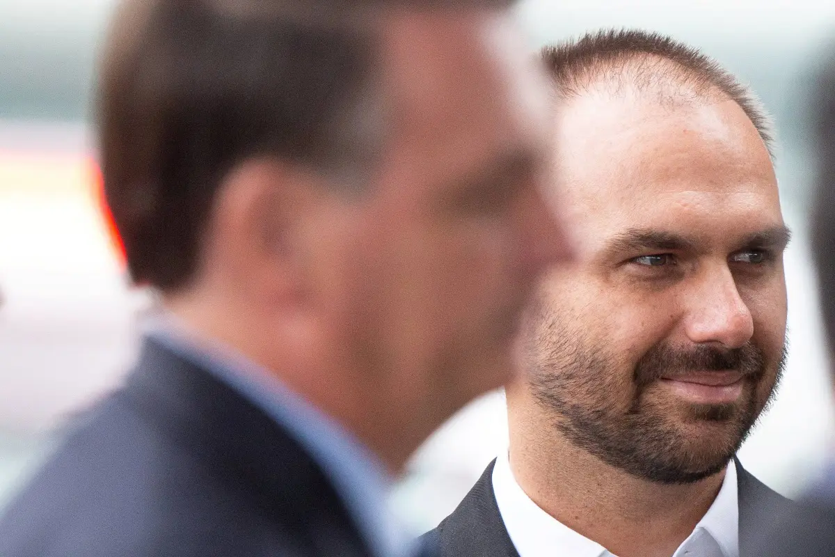 Eduardo Bolsonaro anuncia que recorrerá a cortes internacionais contra condenação do pai