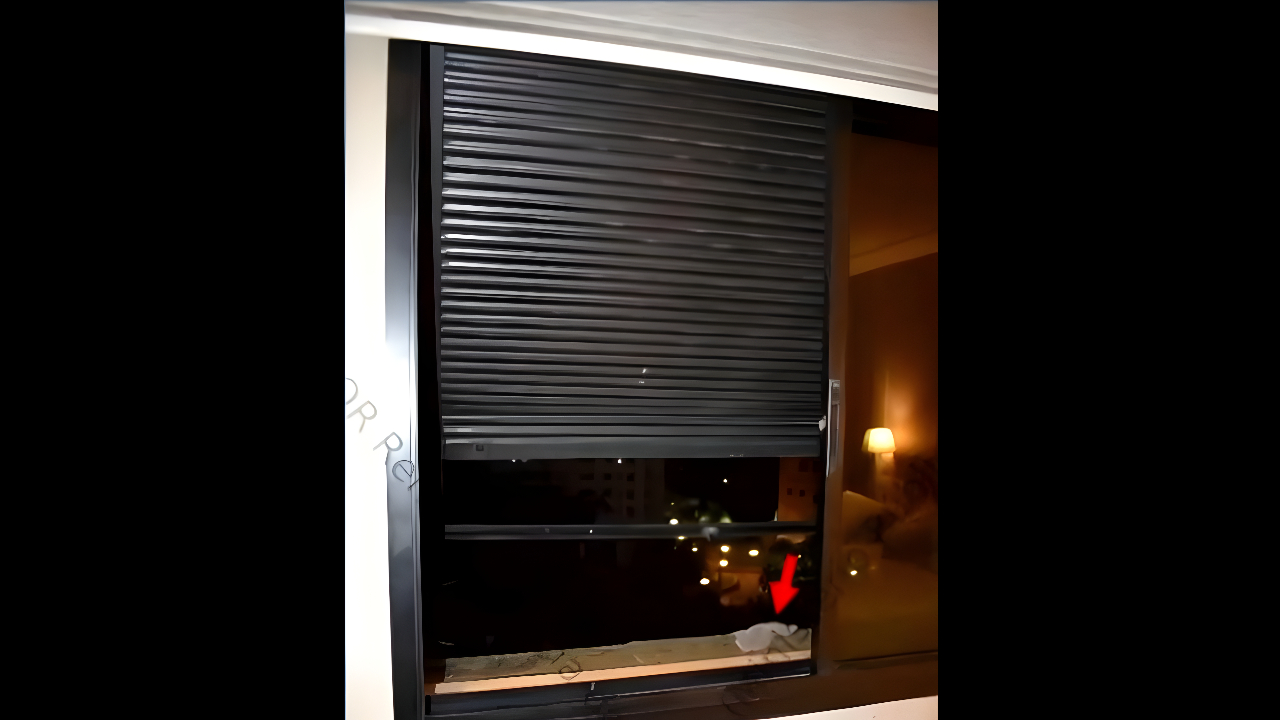 Imagens mostram janela do local do crime.