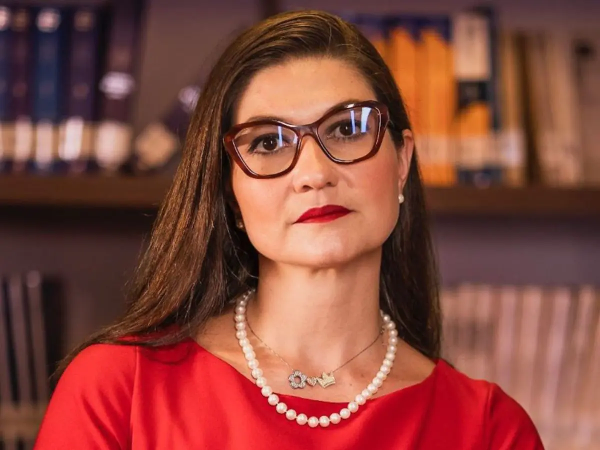 Veja quem é a filha de ministro Edson Fachin, alvo de xingamentos e cusparada em universidade