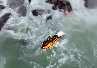Salvamento no mar em Guarujá
reprodução/rede social