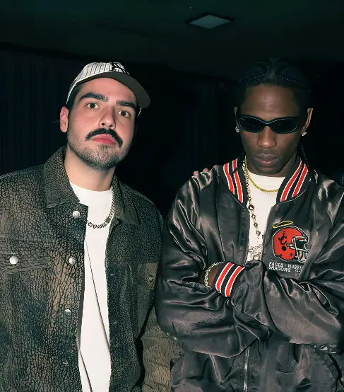 Travis Scott recusa cordão de ouro de influenciador brasileiro em festa de filho de Faustão (Foto: Instagram João Silva)
