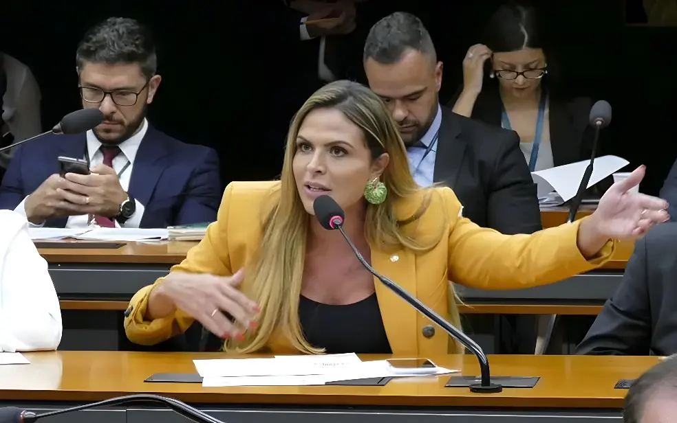 Deputada Silvye Alves, de Goiás, na Câmara dos Deputados, em Brasília, no Distrito Federal (Foto: Reprodução/Ascom)