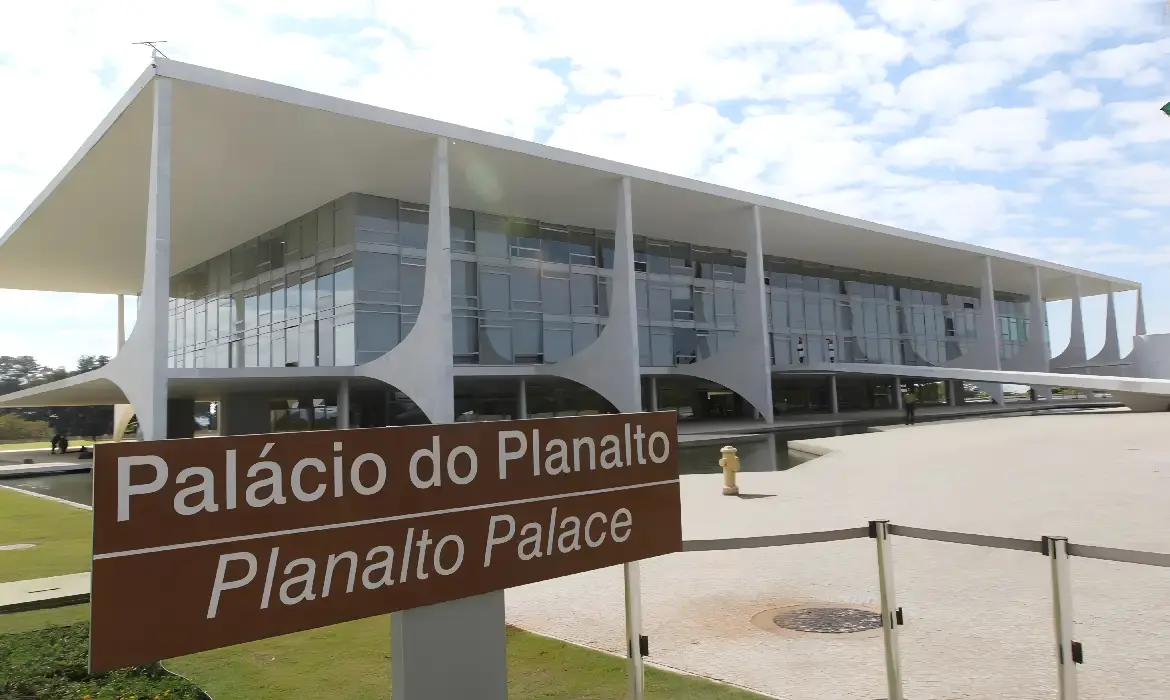 Homem é baleado ao tentar invadir Palácio do Planalto (Foto: Agência Brasil)