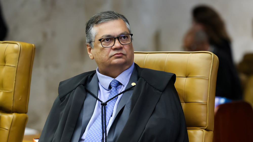 Dino diverge de Moraes sobre envolvimento dos réus em trama golpista