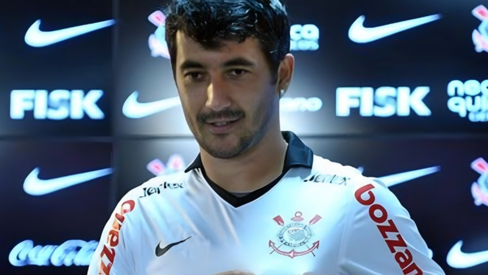 Ex-jogador do Corinthians tem prisão decretada; saiba o motivo