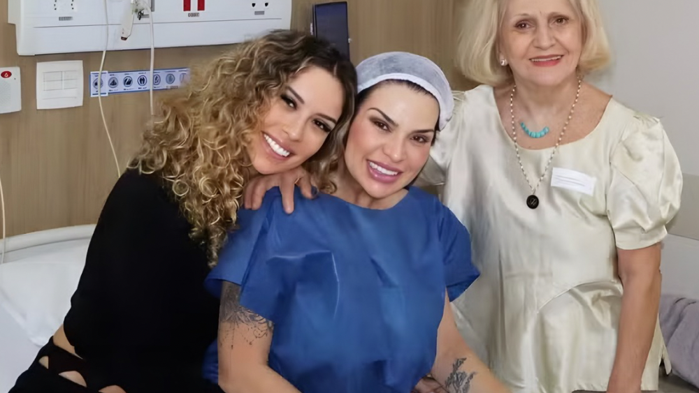 Ex-banheira do Gugu, Solange Gomes passa por cirurgia no bumbum; veja