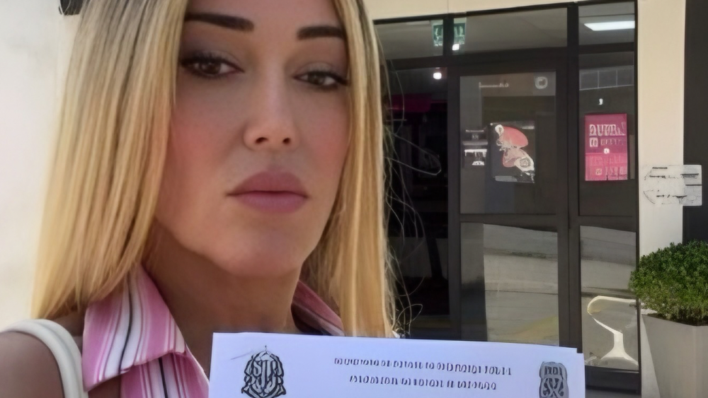 Mulher Abacaxi acusa boate de transfobia após ser impedida de entrar