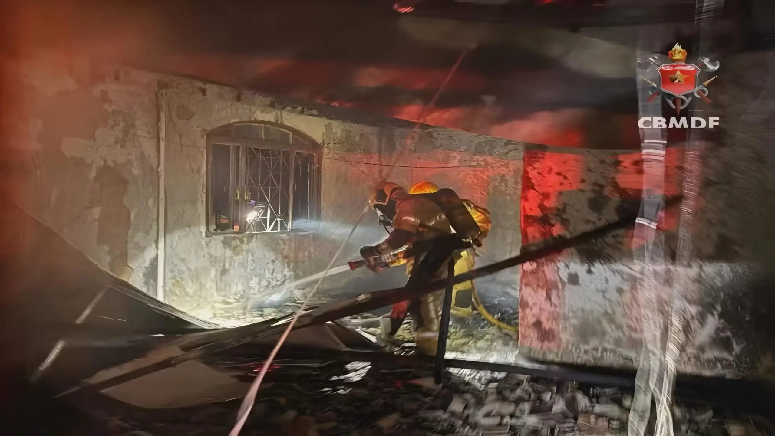 Incêndio em casa de recuperação de dependentes químicos no Paranoá. — Foto: CBMDF/Divulgação