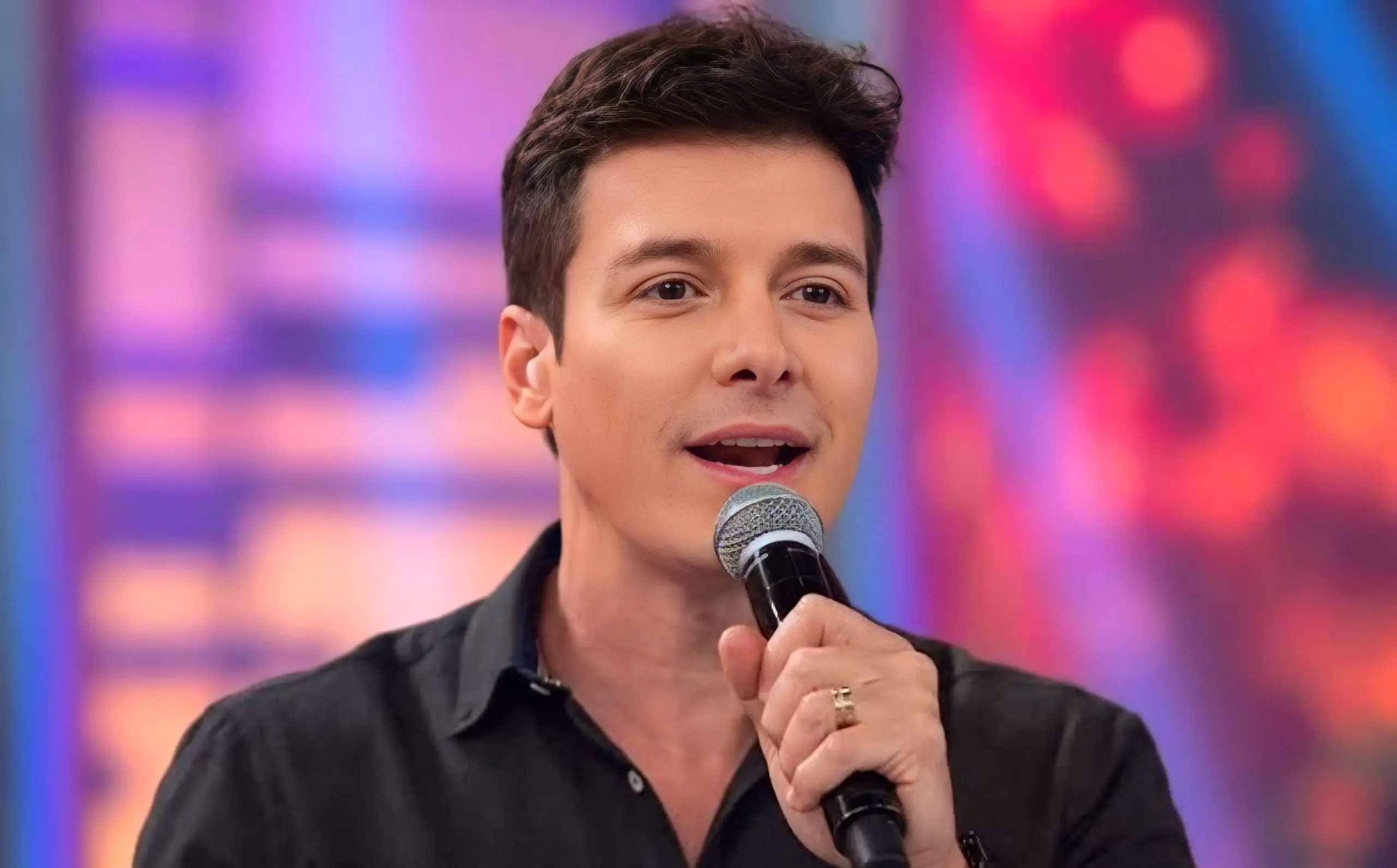 Afastado da TV, Rodrigo Faro surpreende com faturamento em publicidade