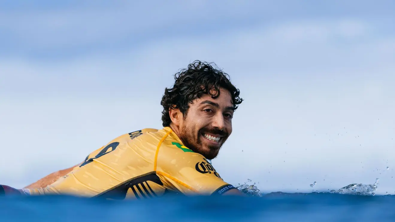 Yago Dora é o novo campeão mundial de surfe