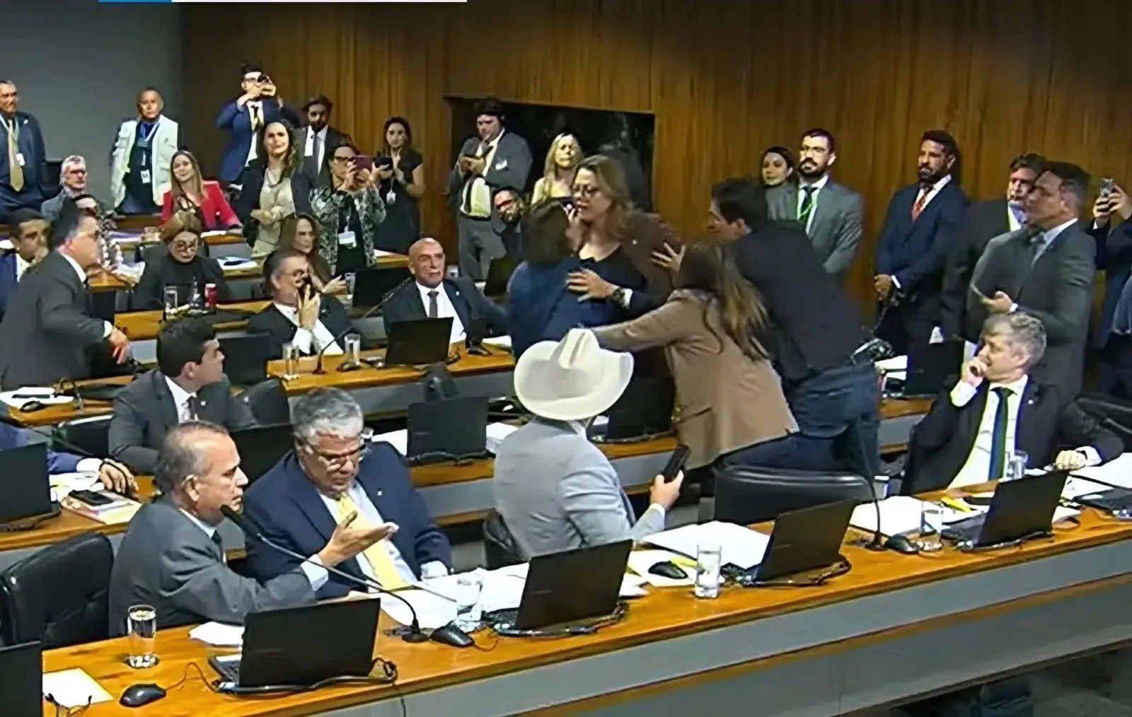 CPMI do INSS nesta segunda-feira (1)  (Foto: Reprodução/TV Senado)