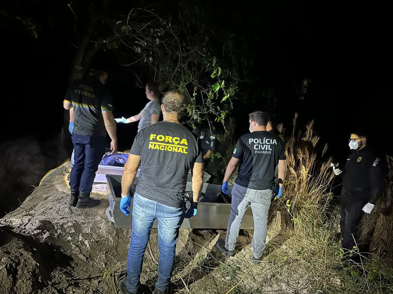 Urgente: os 4 corpos de amigos de Icaraíma são encontrados numa cova rasa de 60 cm (Foto: Divulgação/PC)