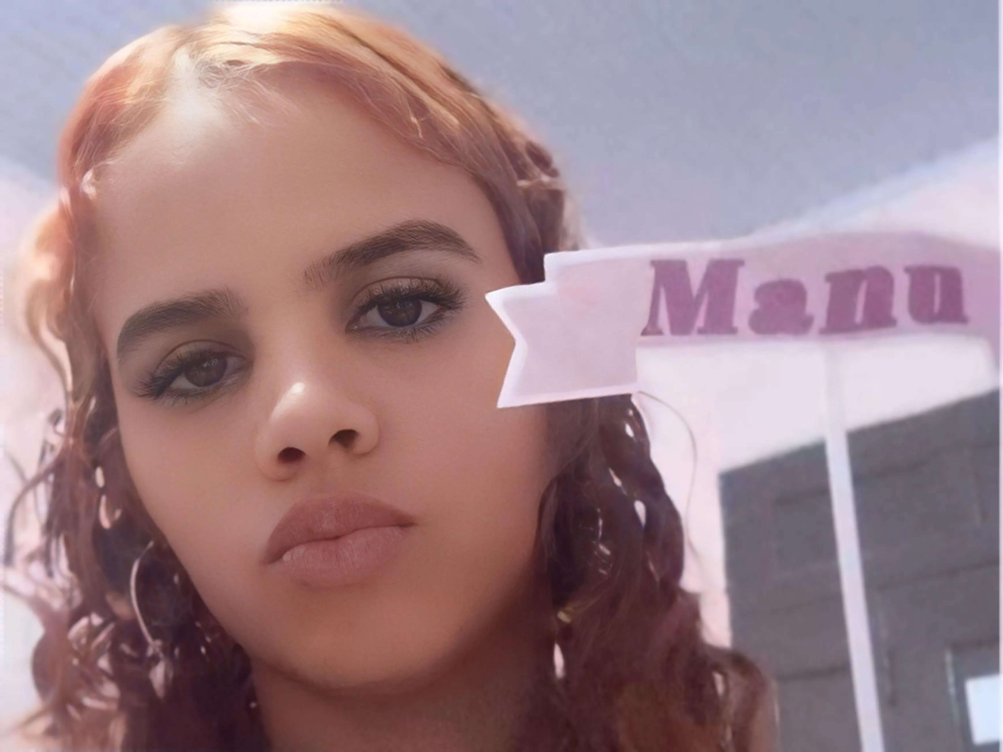 Mulher é encontrada morta em motel com travesseiro sobre a cabeça (Foto: Reprodução/Redes sociais)