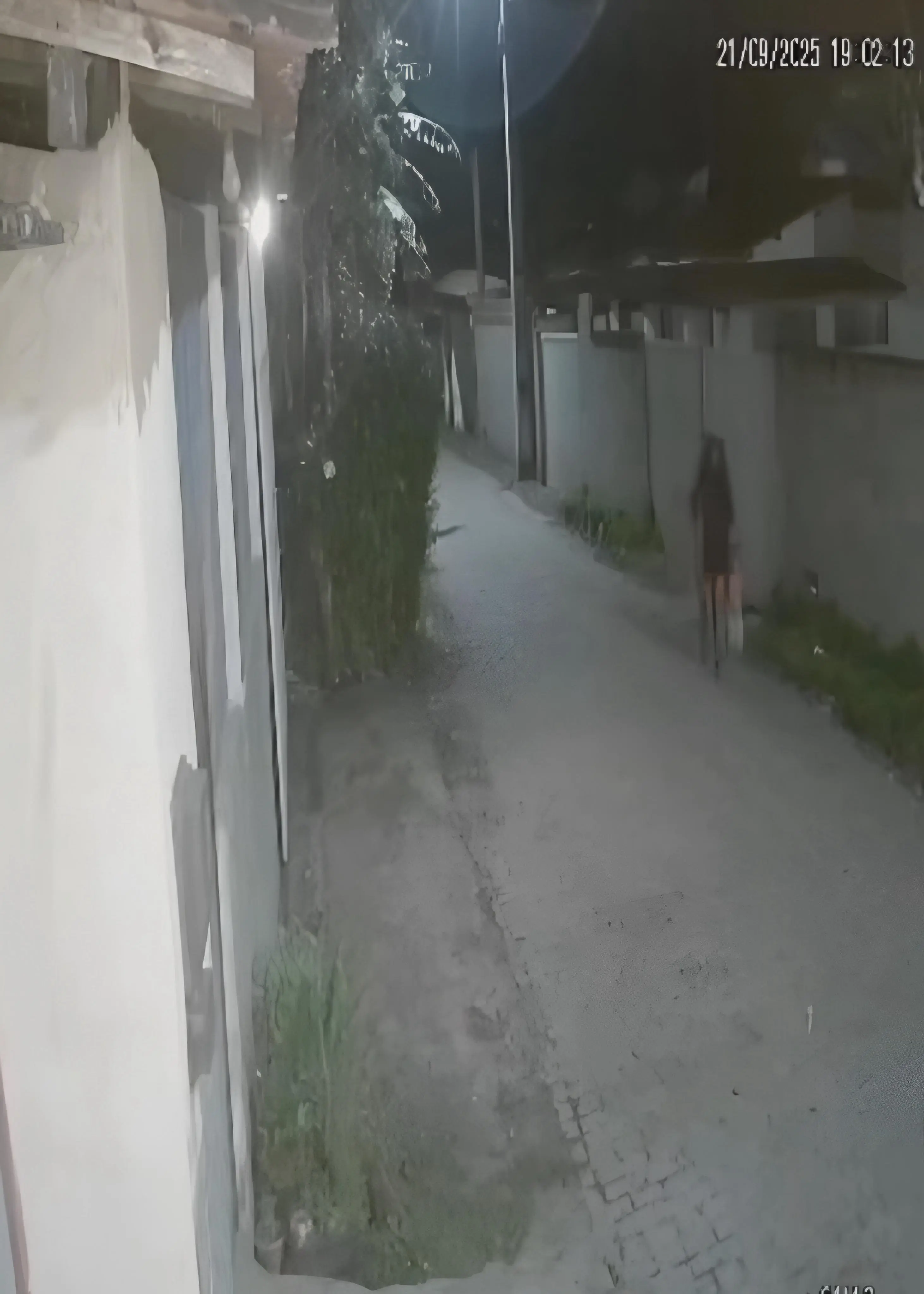 Jovem esfaqueada 16 vezes pelo ex, pede socorro após ataque (Foto: Reprodução)