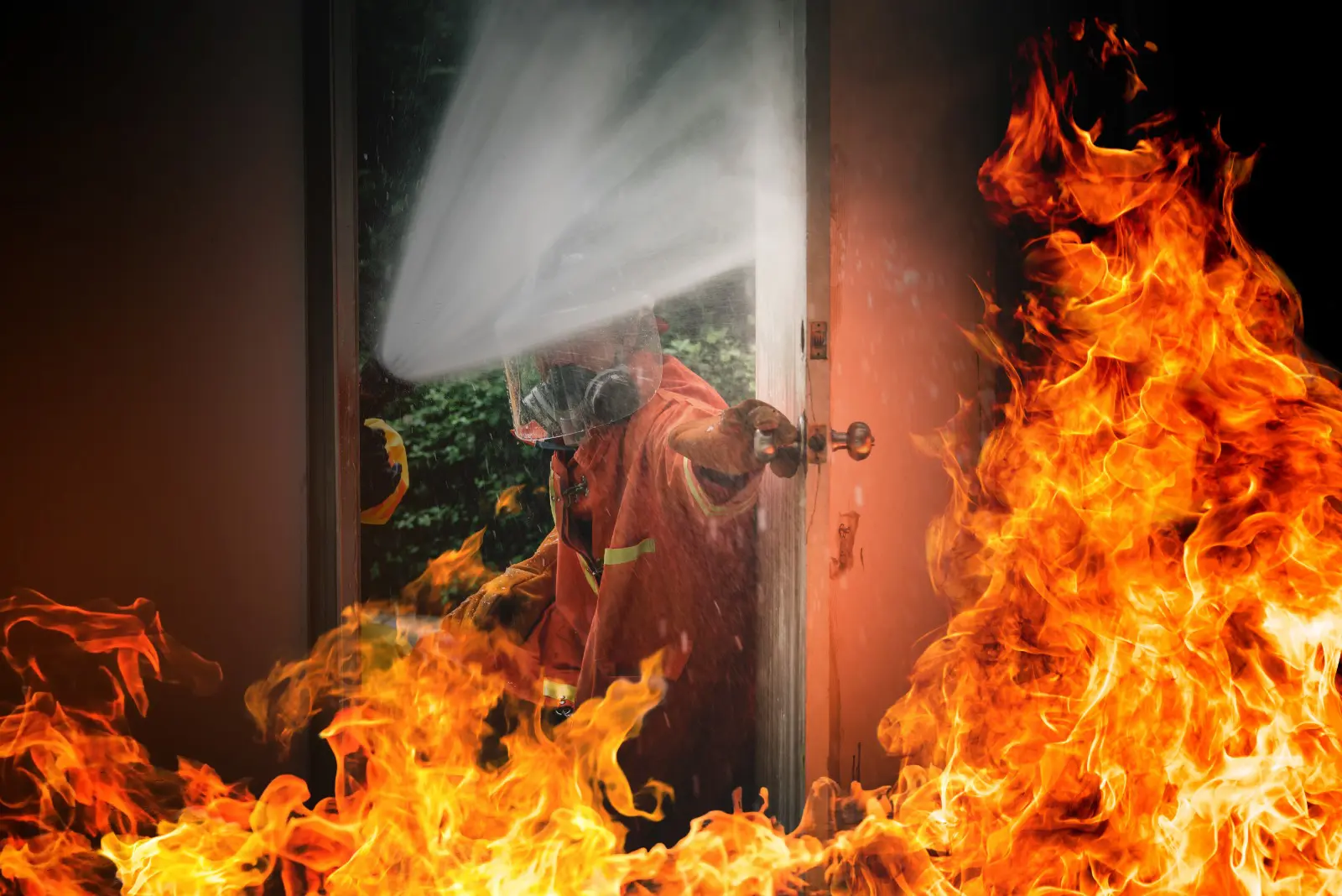 Mulher e filho de apenas 6 meses são incendiados após briga entre casal  (Foto: Freepik)