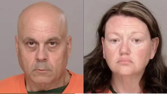 Darcy Ronald Cross, de 57 anos, e Heather Lynn Cross, de 49, foram detidos e acusados de homicídio culposo. Crédito: divulgação