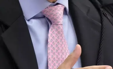 Alexandre de Moraes usa gravata de R$ 1.450 em julgamento de Bolsonaro