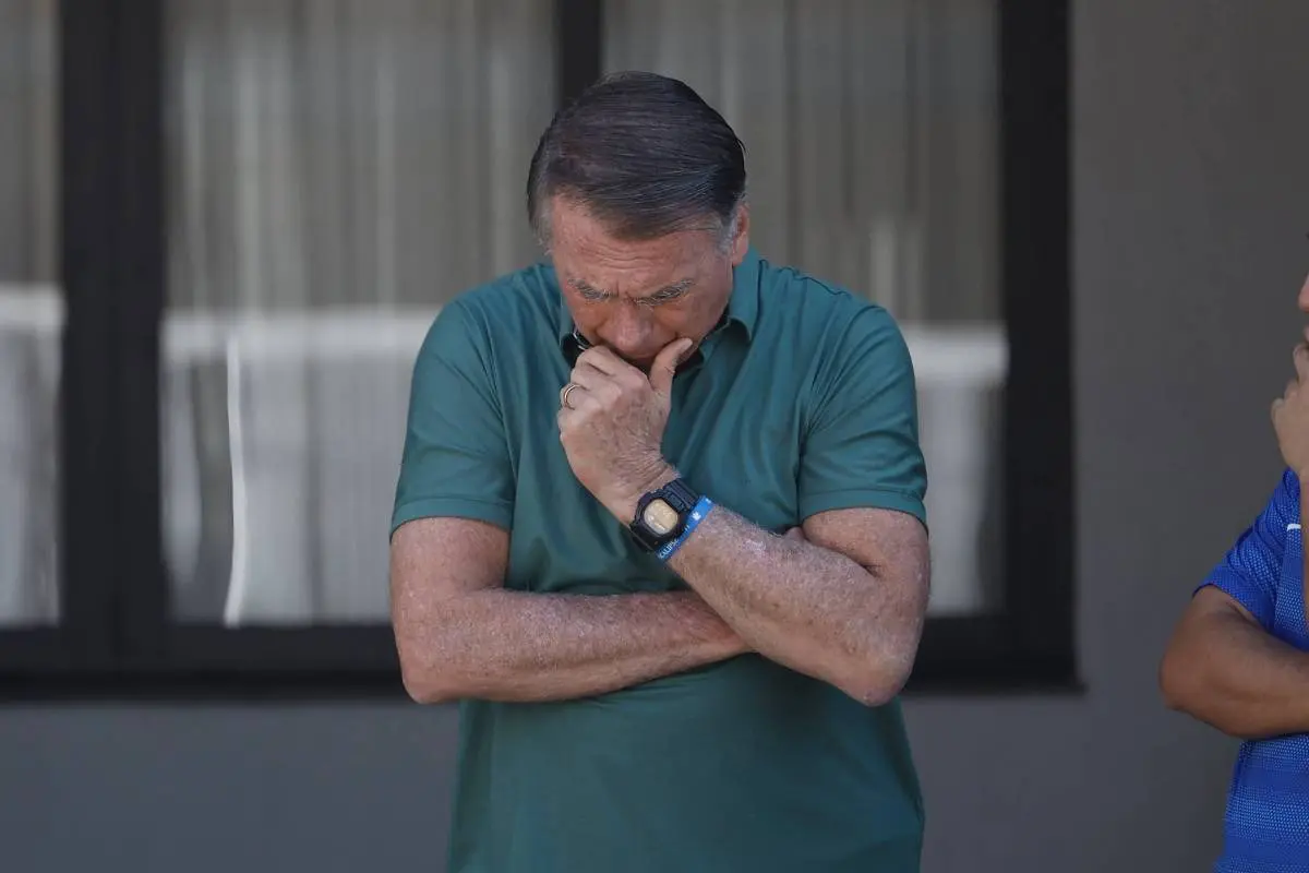 Sessão virtual do STF começa a julgar os recursos do grupo acusado de tentativa de golpe, incluindo Jair Bolsonaro, Anderson Torres, Augusto Heleno e outros ex-ministros. Foto: reprodução/Pedro Ladeira/Folhapress.