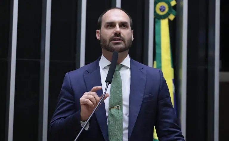 Deputado Eduardo Bolsonaro discursa no Plenário da Câmara dos Deputados