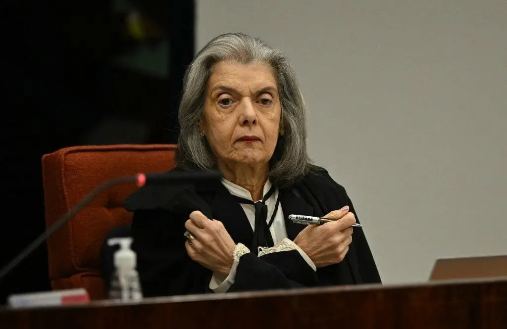 Cármen Lúcia vota em julgamento da trama golpista e destaca ‘responsabilidade constitucional’ do STF