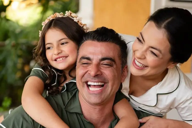 JP Mantovani, Lí Marttins e filha do casal (Foto: Reprodução/Redes Sociais)