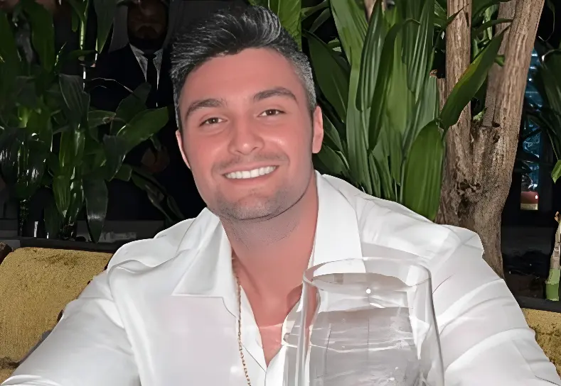 Influenciador e empresário brasileiro Gabriel Spalone, suspeito de envolvimento em um esquema que desviou R$ 146 milhões via Pix (Foto: Reprodução/Redes Sociais)