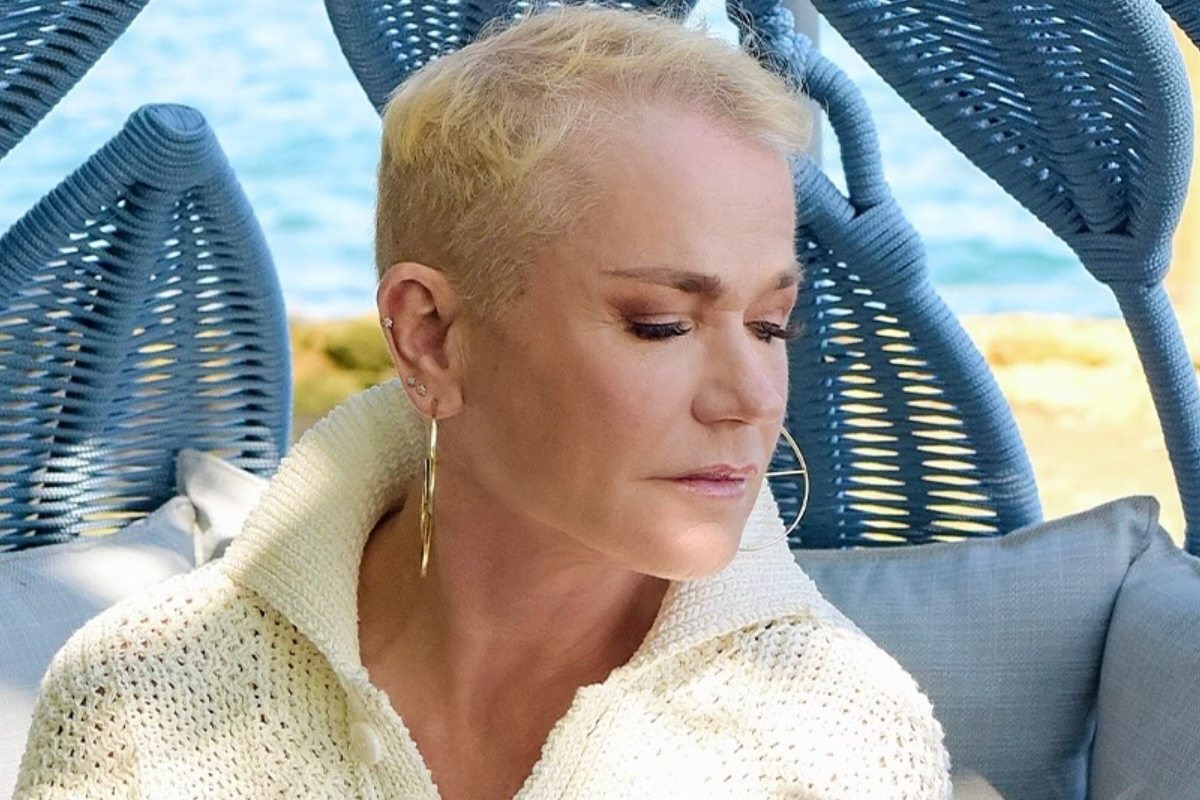Xuxa foi operada em São Paulo e recebeu alta dois dias depois, com boa recuperação. Foto: Divulgação.