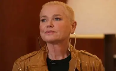 Xuxa proíbe fã de postar fotos antigas e ameaça com processo