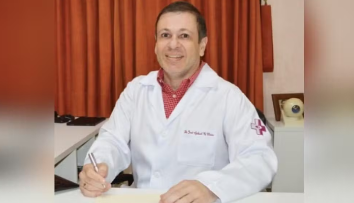 Médico foi preso após homicídio tentado contra três homens dentro de clínica (Foto: Reprodução)