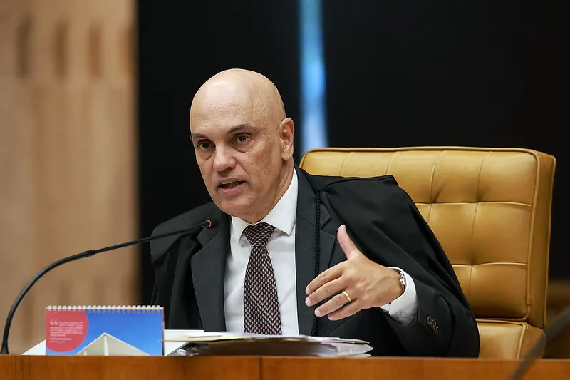 Voto de Moraes inclui indenização solidária de R$ 30 milhões para PMs acusados de omissão no 8 de Janeiro. Foto: Luiz Silveira/STF.
