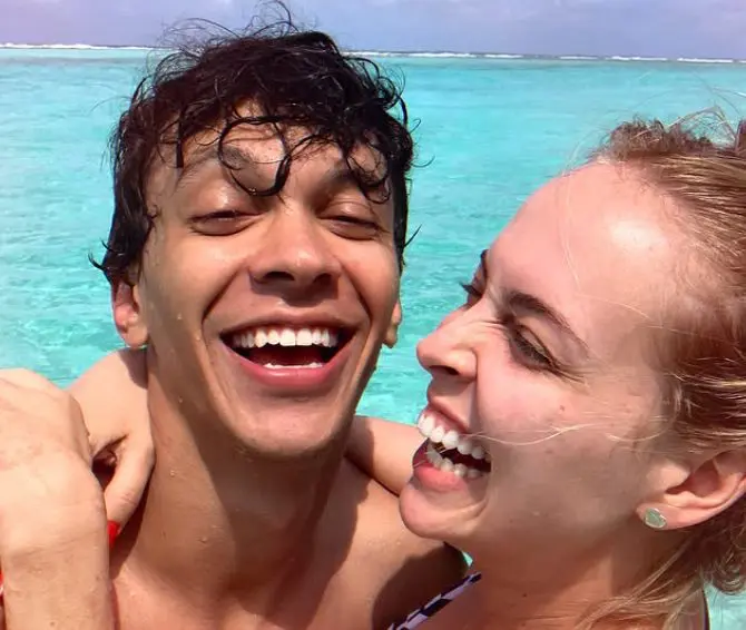 Cocielo e Tatá foram vistos juntos durante comemorações, uma semana após término do casamento (Foto: Reprodução / Redes Sociais)