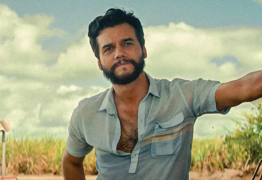 Wagner Moura venceu o Hugo de Prata no Festival Internacional de Chicago (Foto: Reprodução / Redes Sociais)