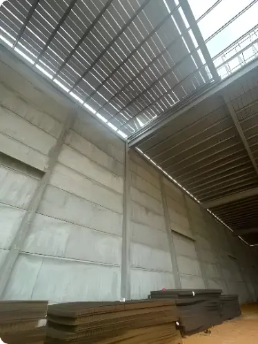 Trabalhador cai de uma altura de 15 metros em obra e morre (Foto: CBMSC/Divulgação) 