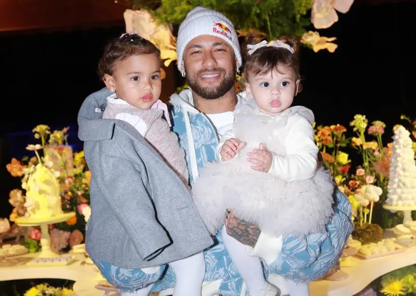 Mãe posta melhora de filha de Neymar após acidente doméstico (Foto: Redes Sociais)