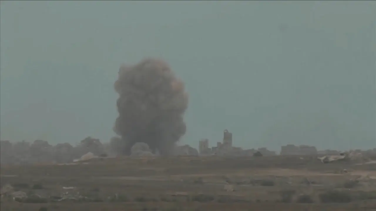 Bombardeios atingem Faixa de Gaza horas após anúncio de acordo de paz