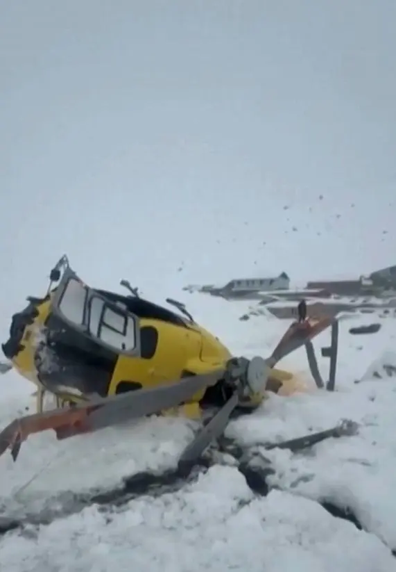Vídeo: helicóptero cai durante resgate no Everest