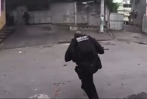 Vídeo mostra incursão da Polícia Civil em megaoperação do Rio; assista