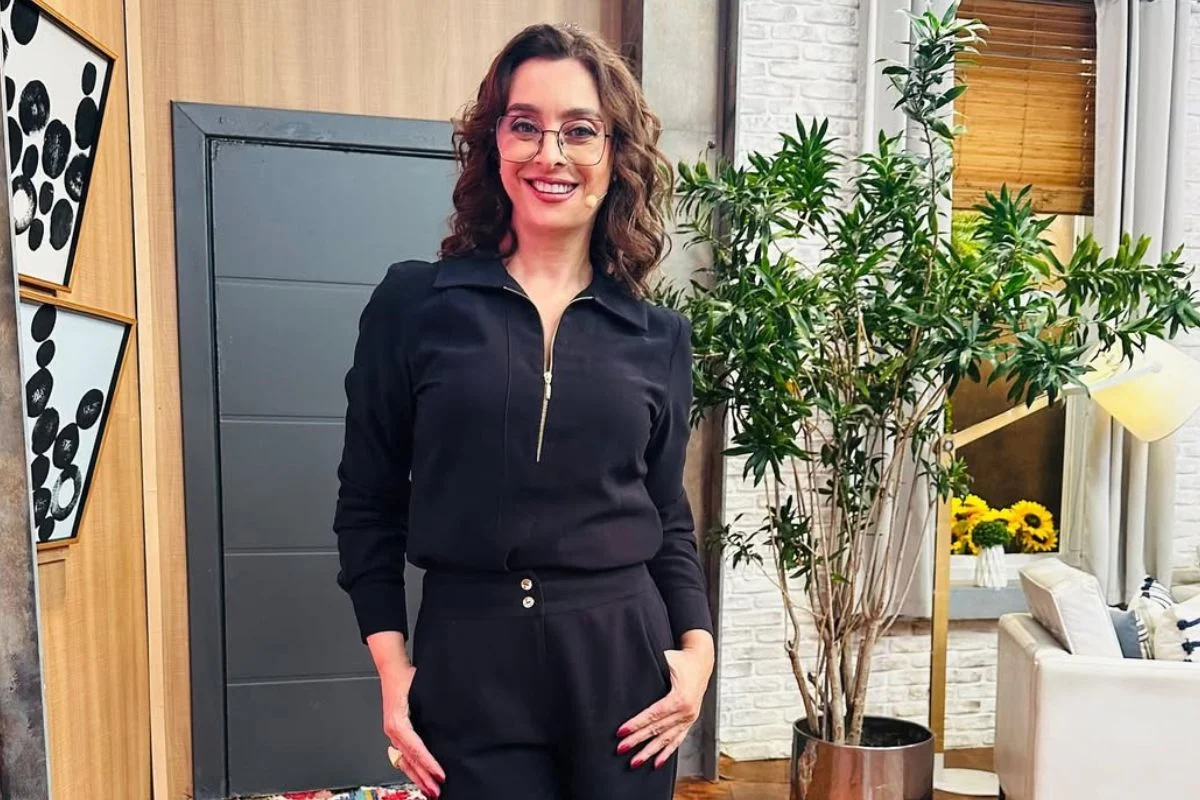 Apresentadora é vítima de furto após ajudar mulher que pedia informação