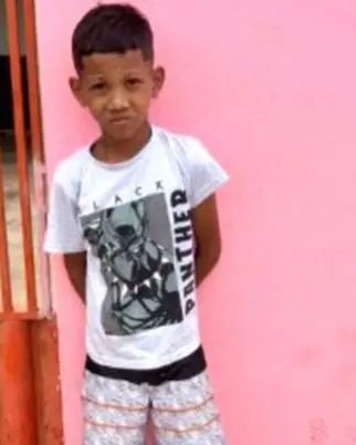 Menino de 13 anos é executado pelo tráfico após dar ‘voadora’ em mulher; veja vídeo