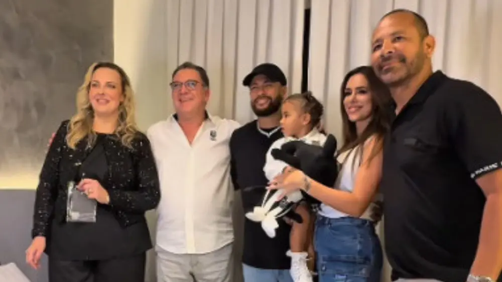 Conheça o novo quarto de Neymar no CT do Santos; veja os vídeos