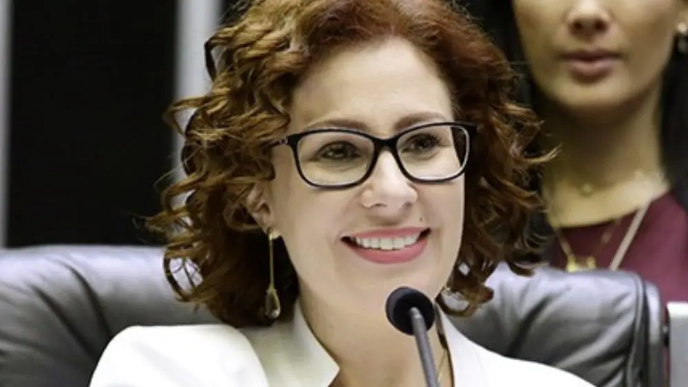 Justiça italiana avança em processo de extradição de Carla Zambelli após parecer favorável do MP