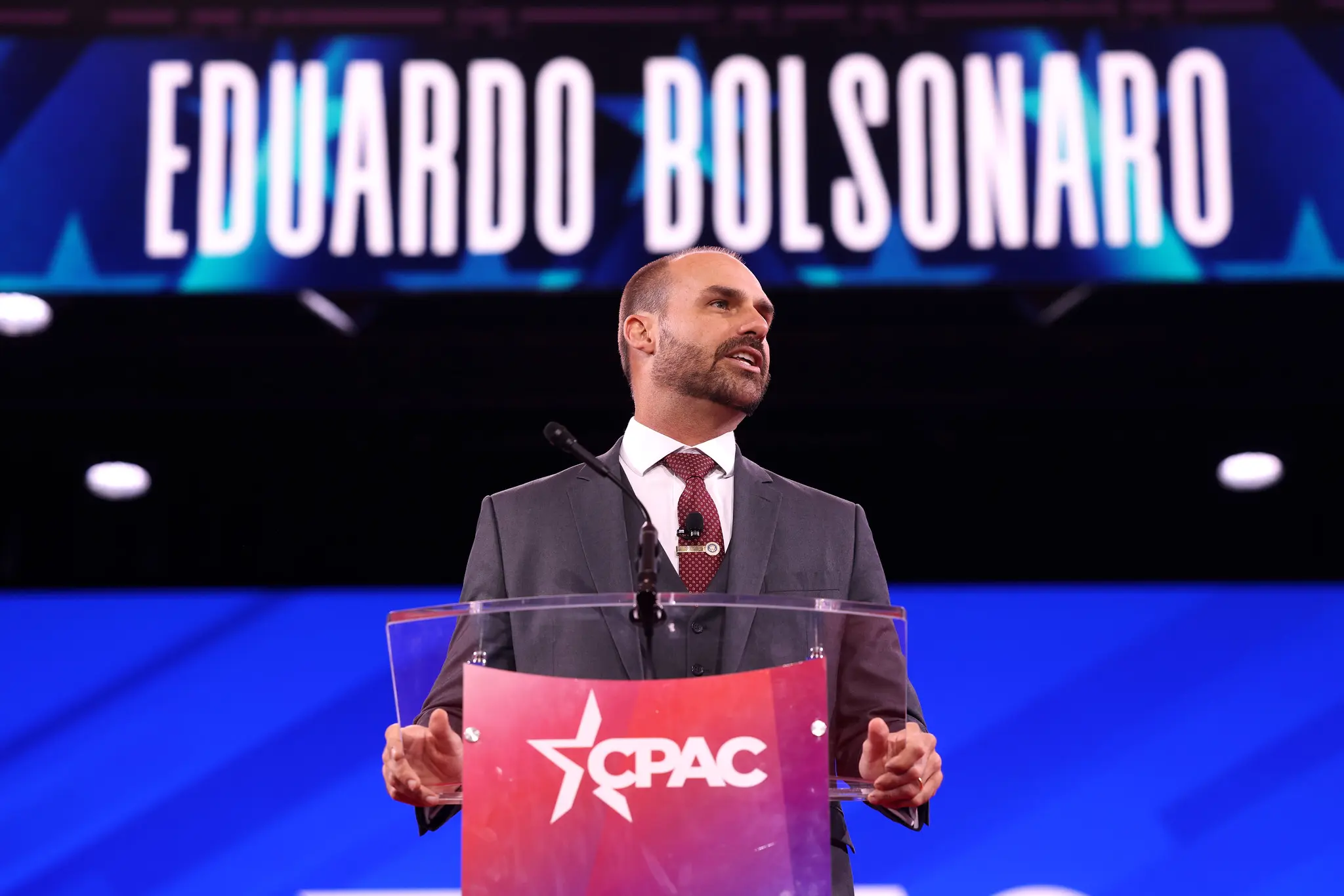 Eduardo Bolsonaro afirma que Trump foi 'apenas educado' ao parabenizar Lula por aniversário 