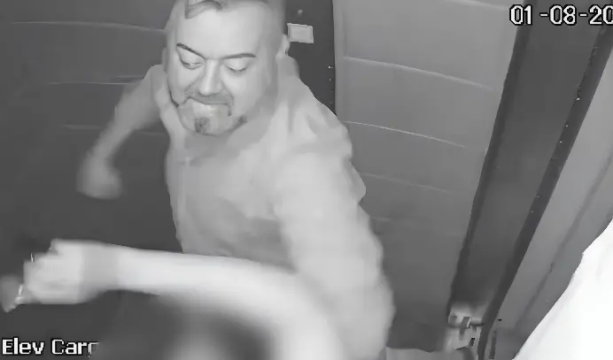 Justiça concede liberdade provisória a homem que espancou mulher em elevador (Foto: Reprodução Câmera de Segurança)