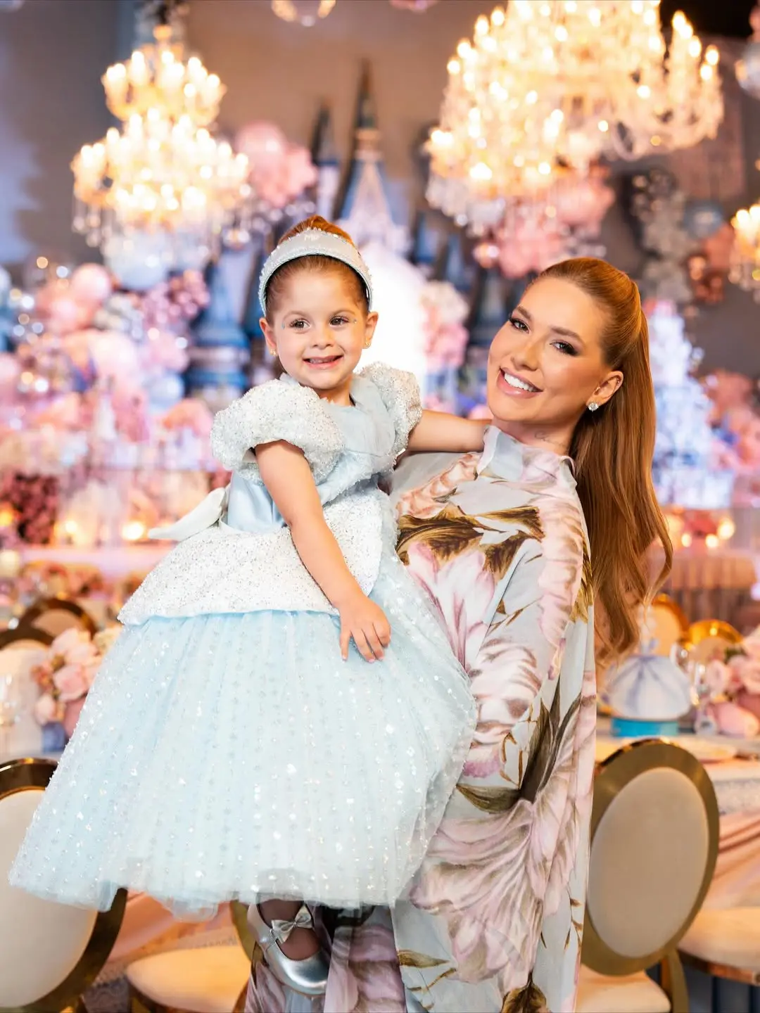 Virginia Fonseca foi a grande responsável pela festa de 3 anos de Maria Flor, escolhendo os convidados e cuidando de cada detalhe da comemoração, com a presença de Zé Felipe e da família paterna.
