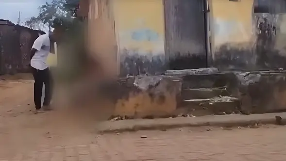 Ex-namorado agride mulher e acaba preso após vídeo repercutir nas redes (Foto: Reprodução Redes Sociais)