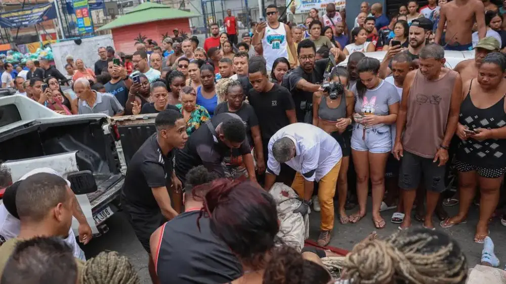 Operação Contenção foi realizada nos complexos do Alemão e da Penha, no Rio, e deixou 121 mortos — o MP agora investiga possíveis execuções e mutilações.. Foto: reprodução.