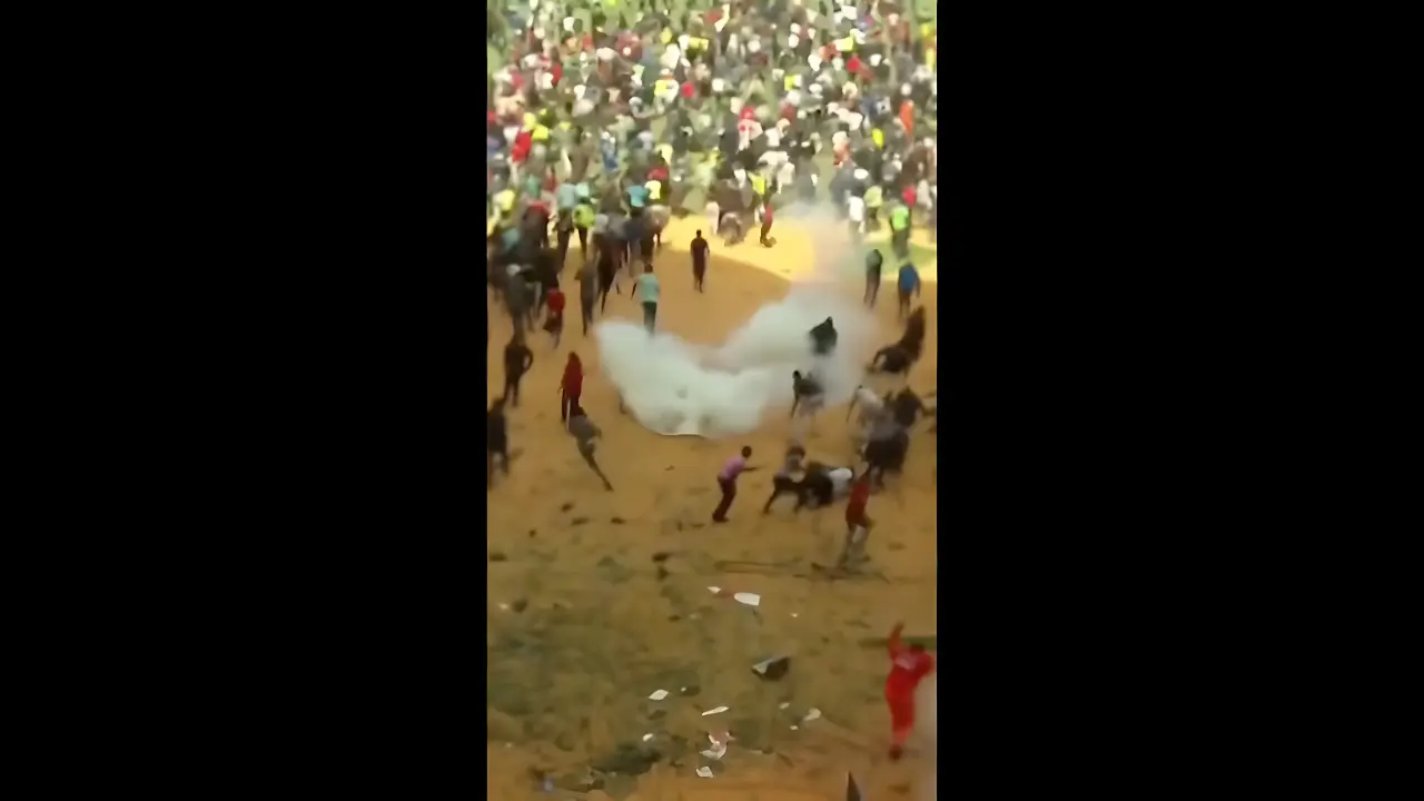 Vídeo: mortes e pânico marcam velório de líder da oposição em estádio no Quênia