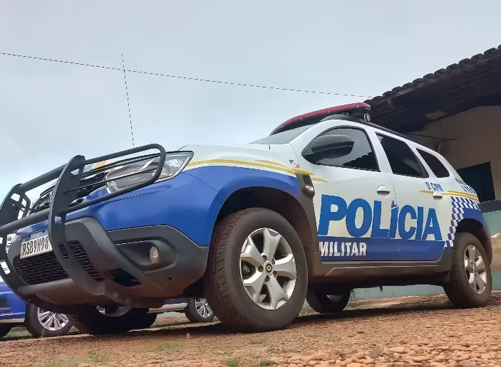Homem é flagrado tentando roubar pneus e morde funcionário de loja (Foto: PM-TO)