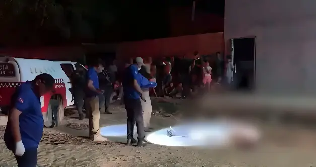 Jovem é morto a tiros enquanto caminhava ao lado de amigo (Foto: Reprodução)