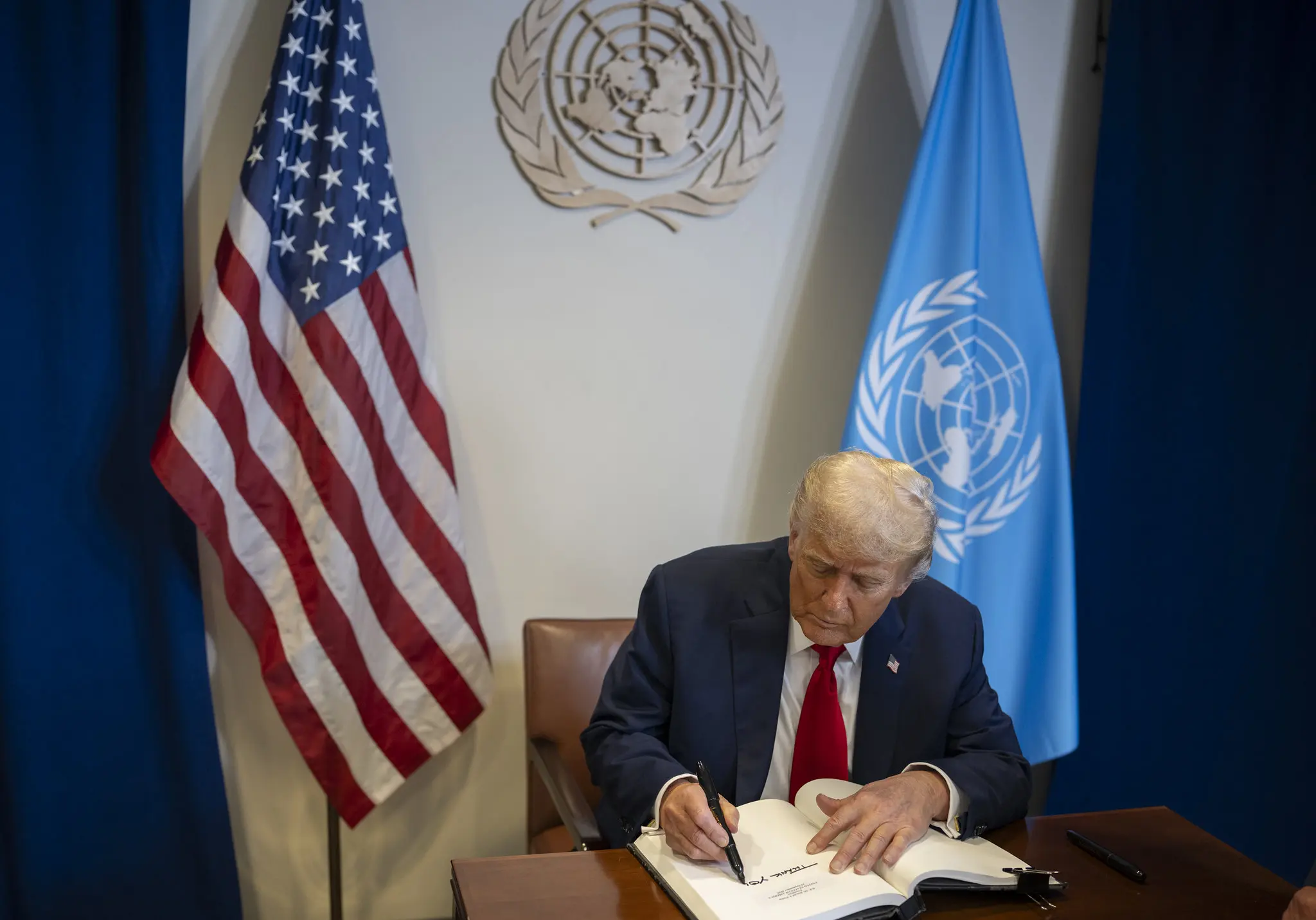 Trump pede para que Israel interrompa bombardeios após resposta positiva do Hamas (Foto: Daniel Torok/Casa Branca)